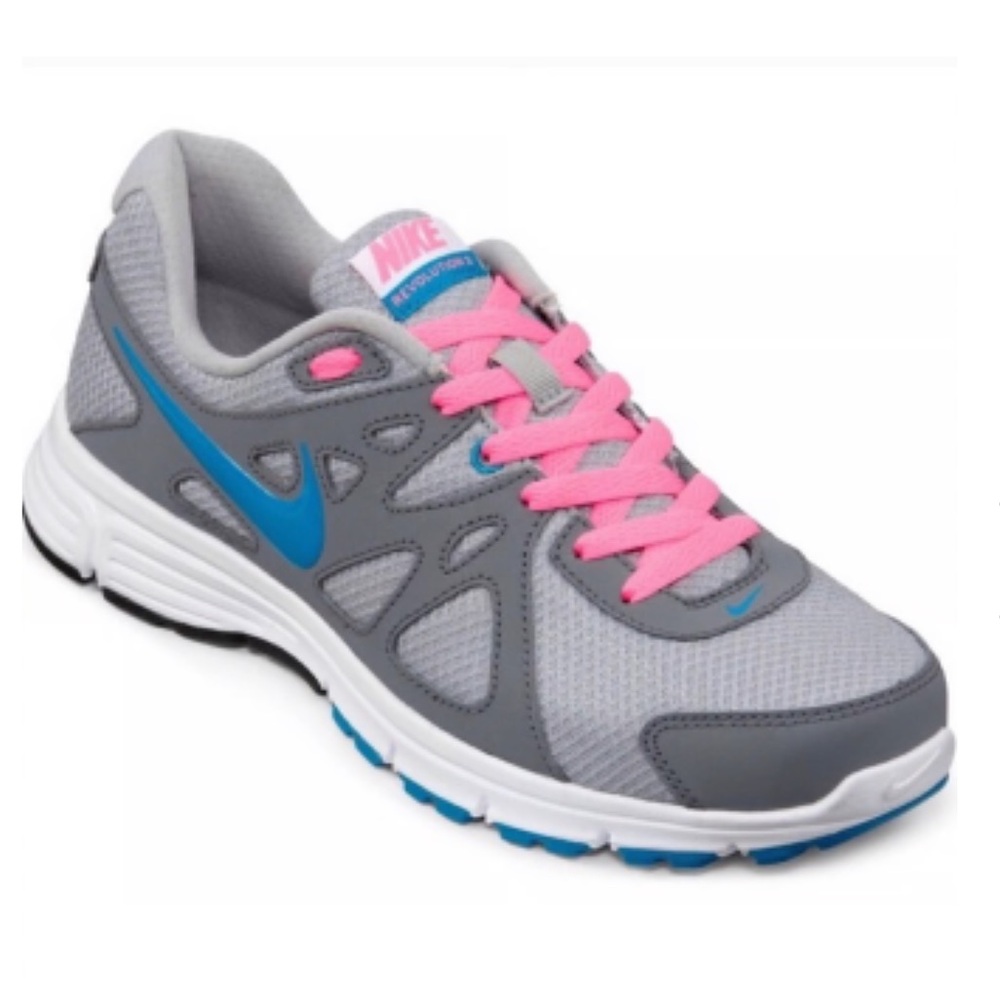 🏃‍♀️Nike Running Revolution 2 in grey, blue, and pink